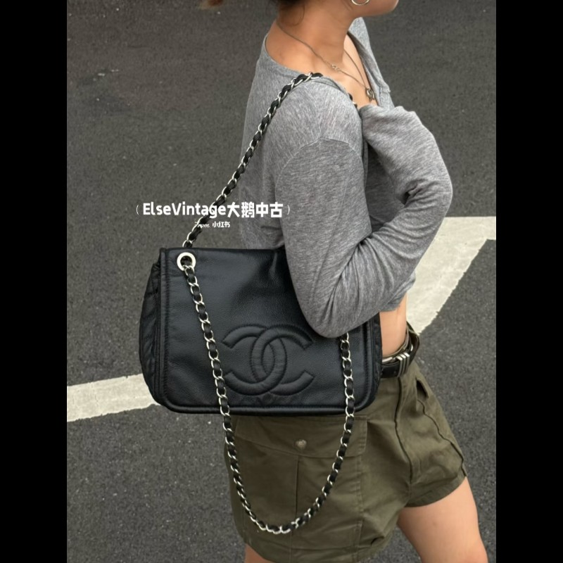 CHANEL 香奈兒 黑色牛皮 雙c大logo 掀蓋滾邊黑銀機場包-7