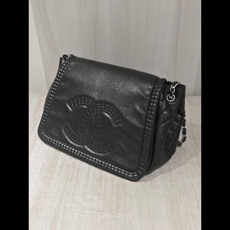 CHANEL 香奈兒 黑色牛皮 雙c大logo 掀蓋滾邊黑銀機場包-10