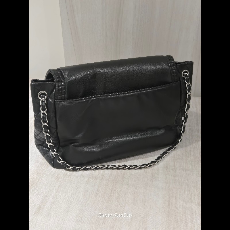 CHANEL 香奈兒 黑色牛皮 雙c大logo 掀蓋滾邊黑銀機場包-13