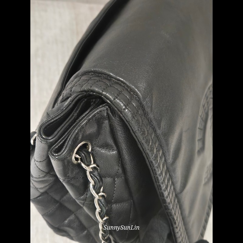 CHANEL 香奈兒 黑色牛皮 雙c大logo 掀蓋滾邊黑銀機場包-27