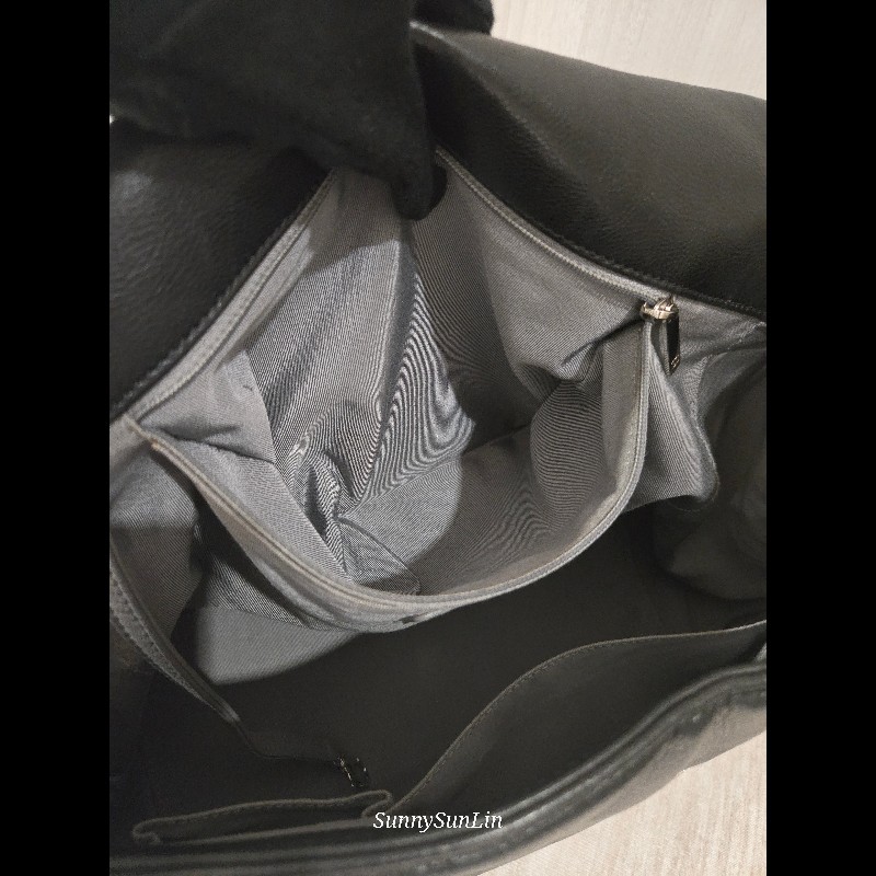 CHANEL 香奈兒 黑色牛皮 雙c大logo 掀蓋滾邊黑銀機場包-36