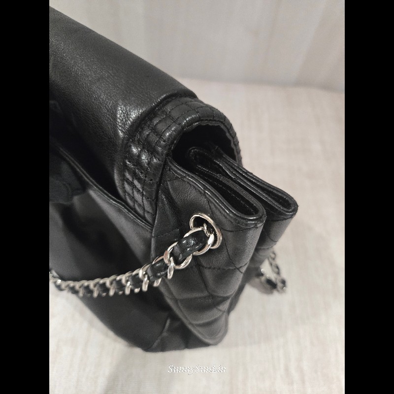 CHANEL 香奈兒 黑色牛皮 雙c大logo 掀蓋滾邊黑銀機場包-46