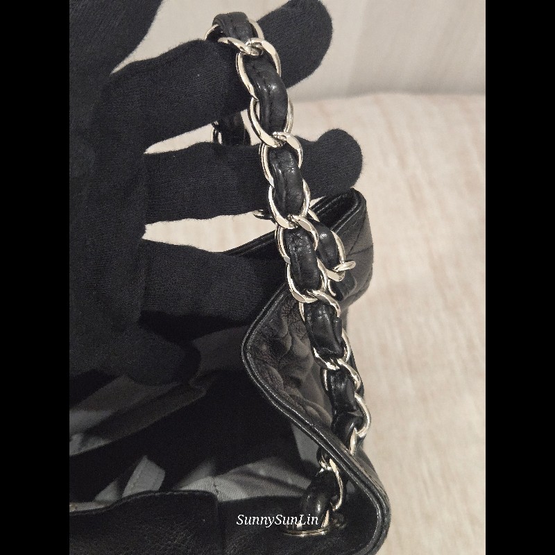 CHANEL 香奈兒 黑色牛皮 雙c大logo 掀蓋滾邊黑銀機場包-51