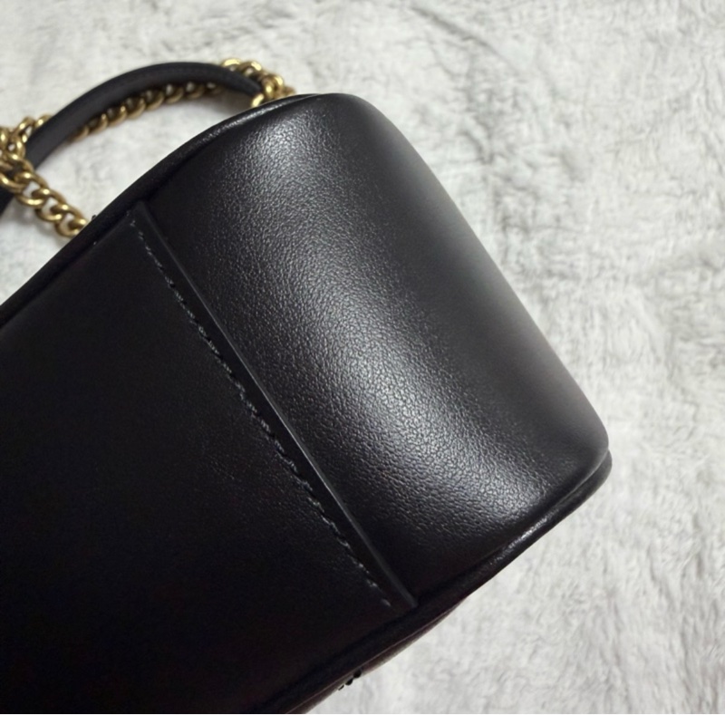 GUCCI Marmont 肩背包 小號 26 黑色-14