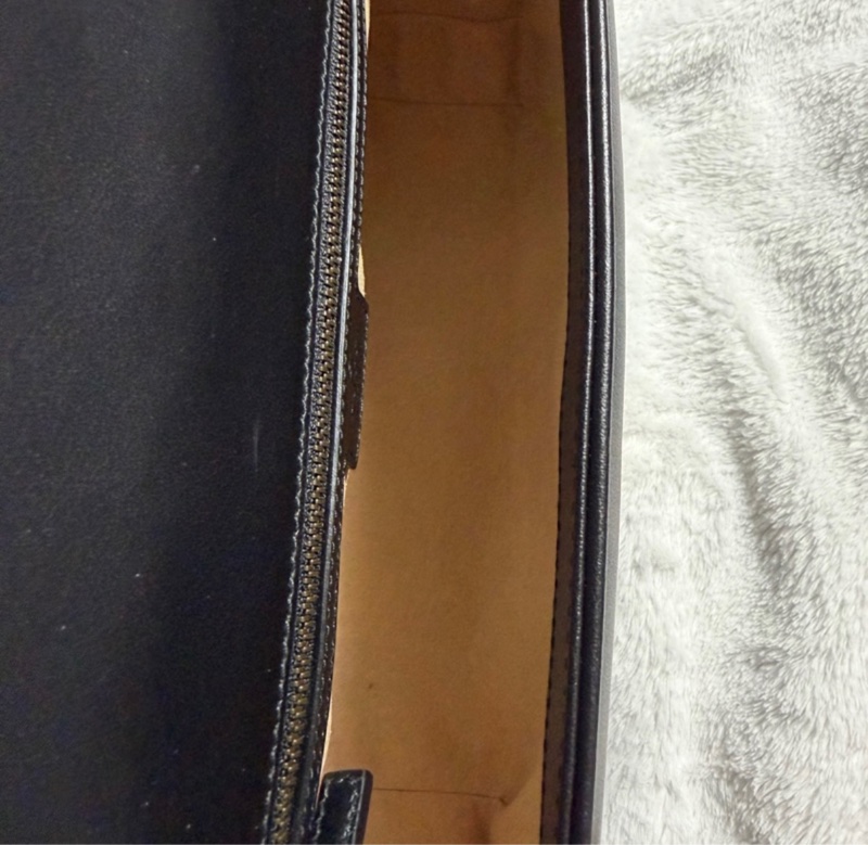 GUCCI Marmont 肩背包 小號 26 黑色-15