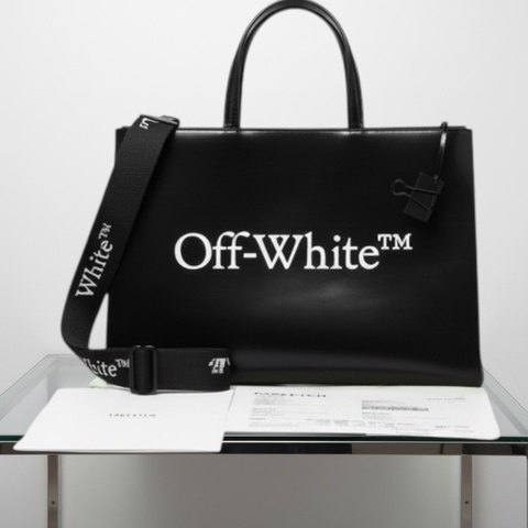 Off-White™ 黑色漆皮大容量硬底手提包/斜跨包 (34x23x14) 可放筆電iPad 不下垂 醒目LOGO 工業風背帶(108cm) Binder Clip 繫繩 個性時尚 百搭實用