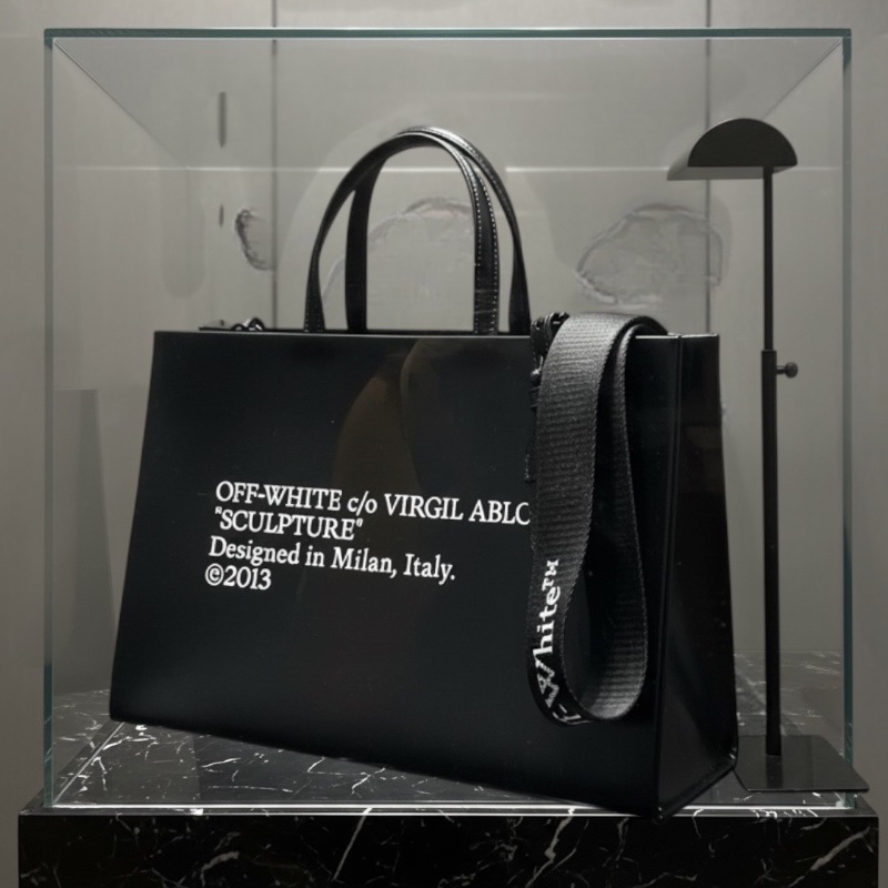 Off-White™ 黑色漆皮大容量硬底手提包/斜跨包 (34x23x14) 可放筆電iPad 不下垂 醒目LOGO 工業風背帶(108cm) Binder Clip 繫繩 個性時尚 百搭實用-1