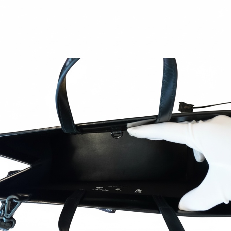 Off-White™ 黑色漆皮大容量硬底手提包/斜跨包 (34x23x14) 可放筆電iPad 不下垂 醒目LOGO 工業風背帶(108cm) Binder Clip 繫繩 個性時尚 百搭實用-15