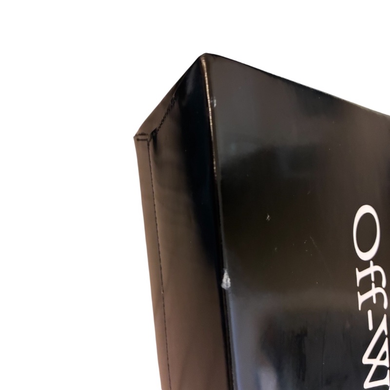 Off-White™ 黑色漆皮大容量硬底手提包/斜跨包 (34x23x14) 可放筆電iPad 不下垂 醒目LOGO 工業風背帶(108cm) Binder Clip 繫繩 個性時尚 百搭實用-21