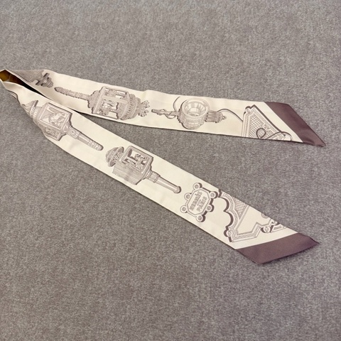 Hermes Twilly 絲巾