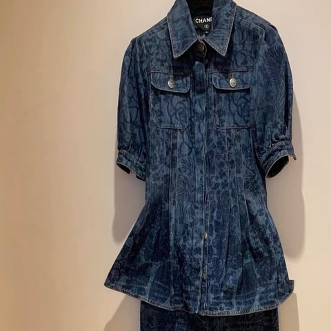 Chanel套裝衣服34碼，褲子36碼