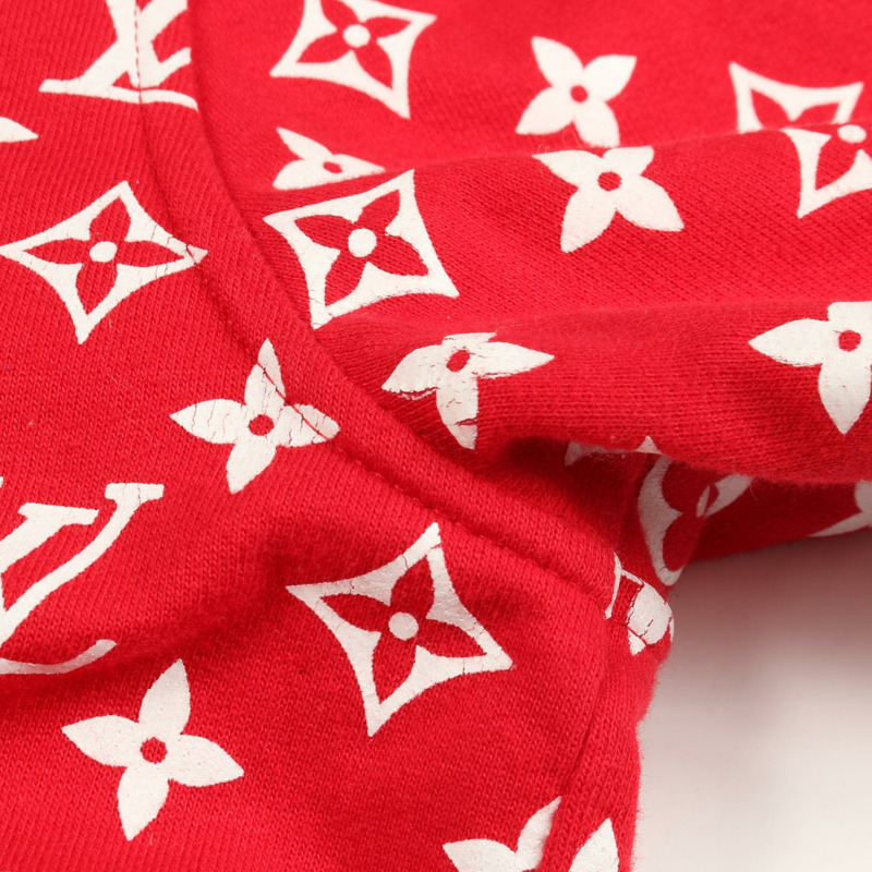 LOUIS VUITTON × Supreme 聯名款連帽衫,飾有 Box Logo,純棉材質,紅白配色,S 碼,二手,男女通用。 LV-6