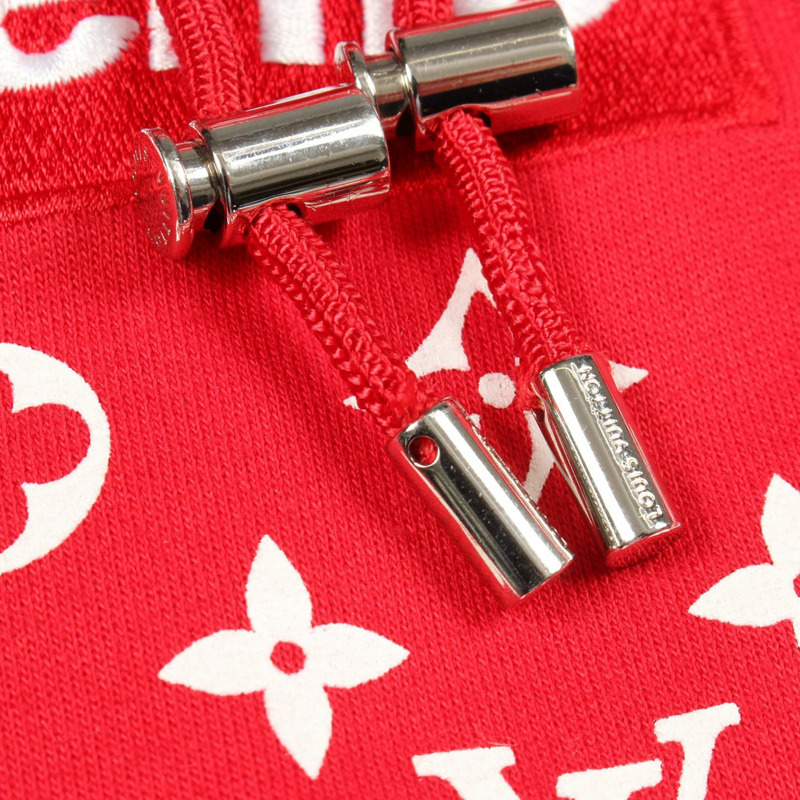 LOUIS VUITTON × Supreme 聯名款連帽衫,飾有 Box Logo,純棉材質,紅白配色,S 碼,二手,男女通用。 LV-10