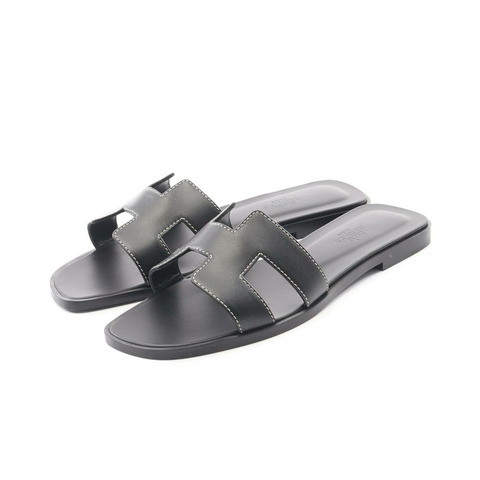 愛馬仕 Oran 黑色真皮涼鞋，尺寸 37.5，二手女款