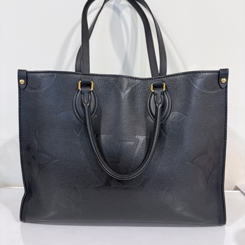 Louis Vuitton✨LV On the go 中號托特包 黑色壓紋  全皮芯片款