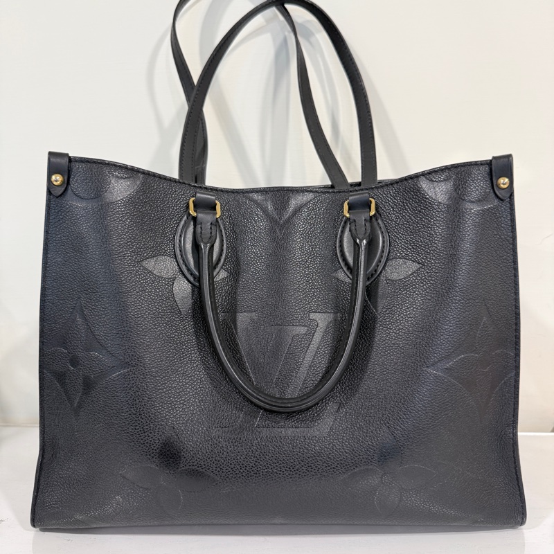 Louis Vuitton✨LV On the go 中號托特包 黑色壓紋 全皮芯片款-4