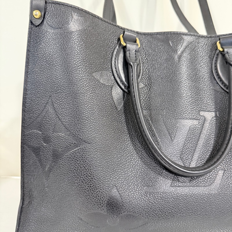 Louis Vuitton✨LV On the go 中號托特包 黑色壓紋 全皮芯片款-5