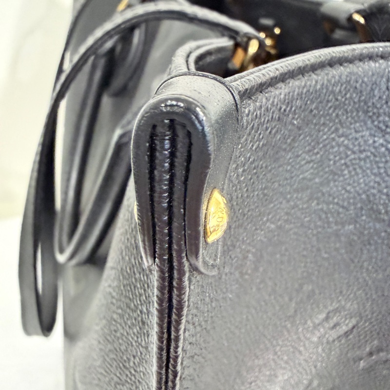 Louis Vuitton✨LV On the go 中號托特包 黑色壓紋 全皮芯片款-14