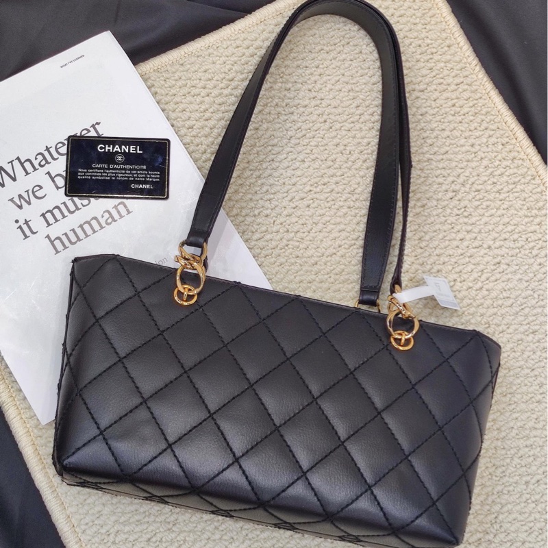 成色極好97新 Chanel黑金托特包-1