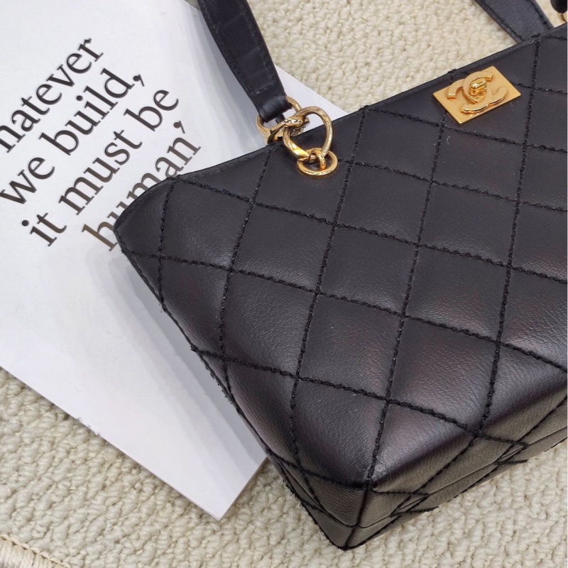 成色極好97新 Chanel黑金托特包-2