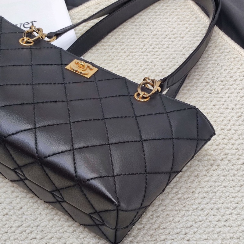 成色極好97新 Chanel黑金托特包-3