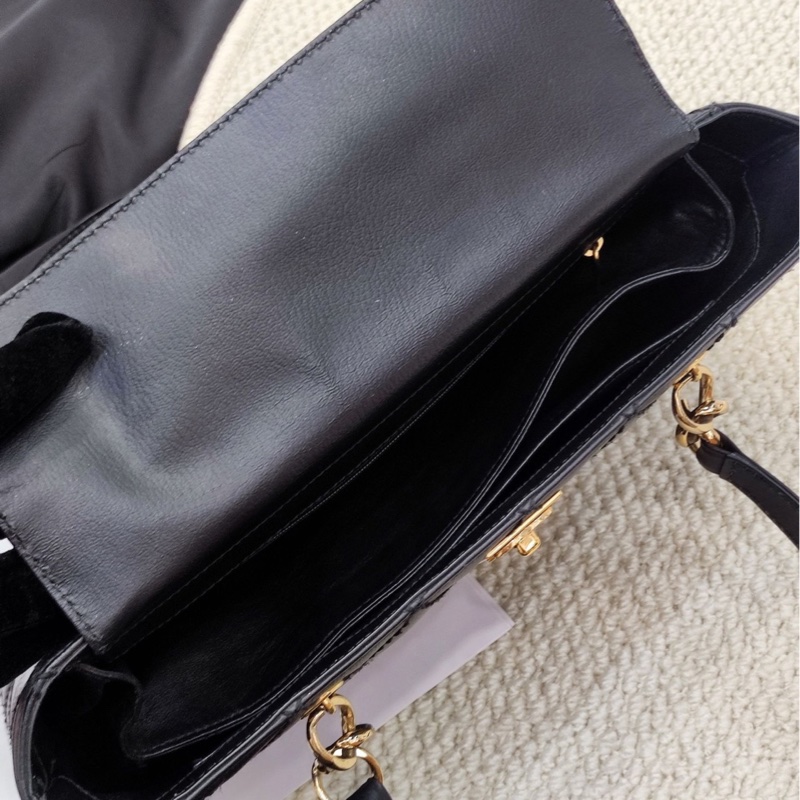 成色極好97新 Chanel黑金托特包-7