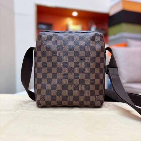 98新 LV路易威登 棕棋盤格 豆腐包 單肩包 斜挎包 舒適寬肩帶 款式簡約 尺寸20*8*24