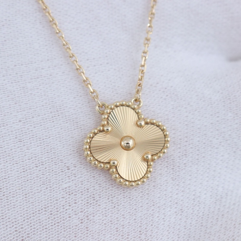 99新，VCA Vintage Alhambra 四葉草鐳射項鍊，18K黃金-0