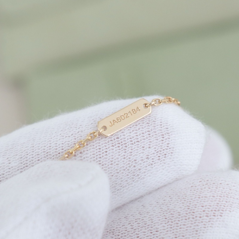 99新，VCA Vintage Alhambra 四葉草鐳射項鍊，18K黃金-6