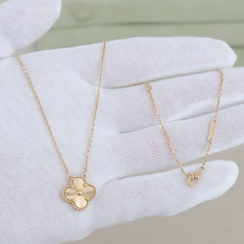 99新，VCA Vintage Alhambra 四葉草鐳射項鍊，18K黃金-8