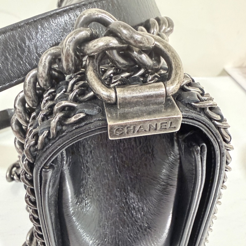 Chanel✨黑色銀釦 油蠟皮 鏈條滾邊 leboy25-14