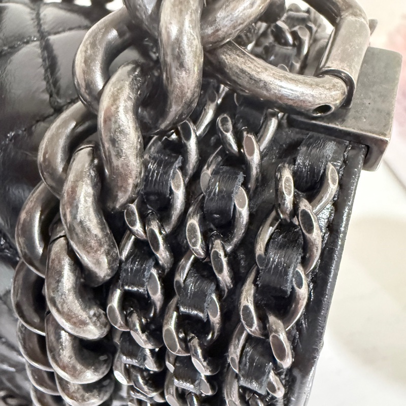 Chanel✨黑色銀釦 油蠟皮 鏈條滾邊 leboy25-16