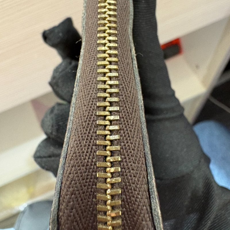 LV 拉鍊零錢包（晶片款）-18