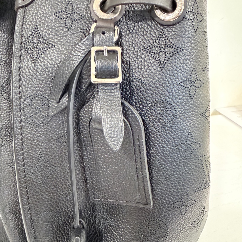 Louis Vuitton✨Lv muria Bella鏤空全皮月光女神水桶包-16