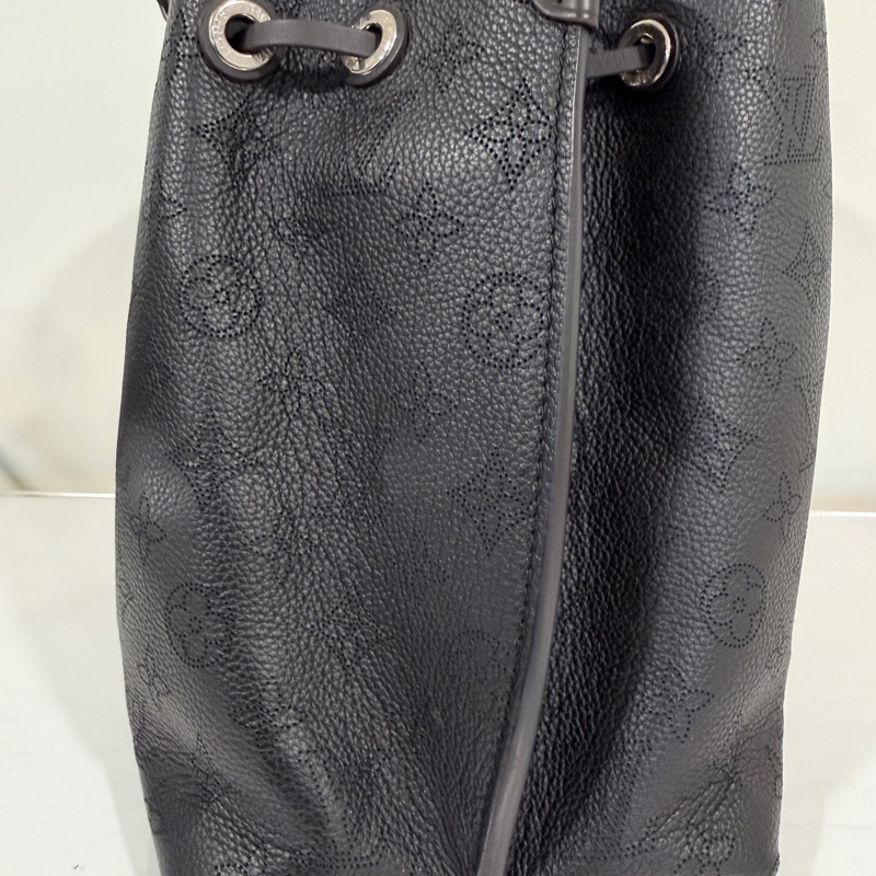 Louis Vuitton✨Lv muria Bella鏤空全皮月光女神水桶包-19