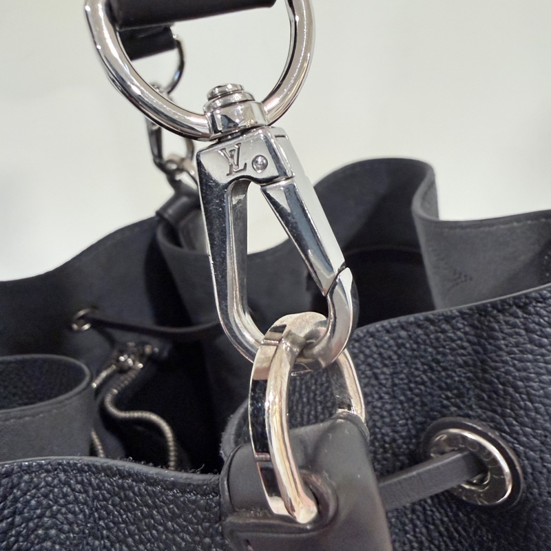 Louis Vuitton✨Lv muria Bella鏤空全皮月光女神水桶包-35