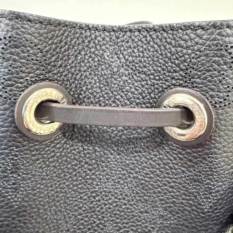 Louis Vuitton✨Lv muria Bella鏤空全皮月光女神水桶包-38