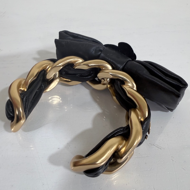 Chanel✨20A黑金皮穿山茶花手鐲-3