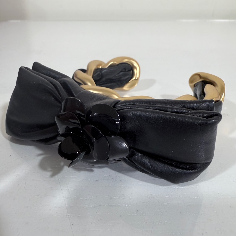 Chanel✨20A黑金皮穿山茶花手鐲-7