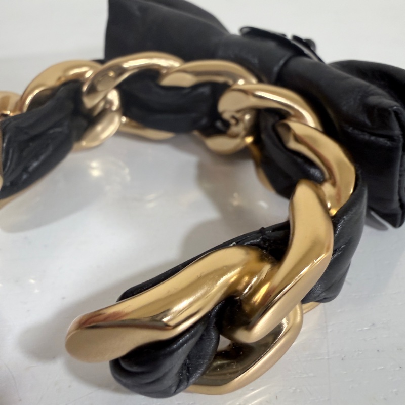 Chanel✨20A黑金皮穿山茶花手鐲-17