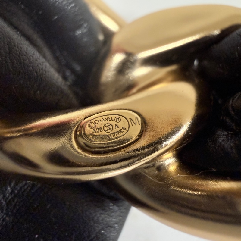 Chanel✨20A黑金皮穿山茶花手鐲-18