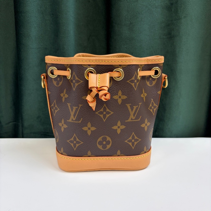 99新LV/路易威登 老花帆布NANO NOE水桶包 芯片款 尺寸:13x15x9 肩帶硬挺,-1