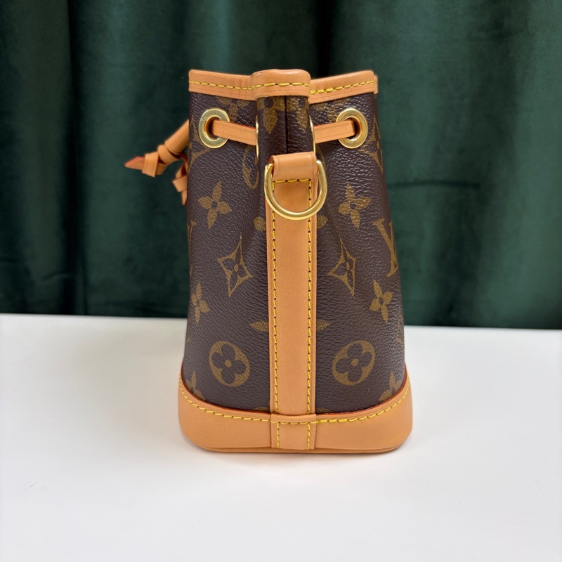 99新LV/路易威登 老花帆布NANO NOE水桶包 芯片款 尺寸:13x15x9 肩帶硬挺,-3