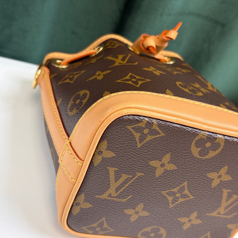 99新LV/路易威登 老花帆布NANO NOE水桶包 芯片款 尺寸:13x15x9 肩帶硬挺,-6