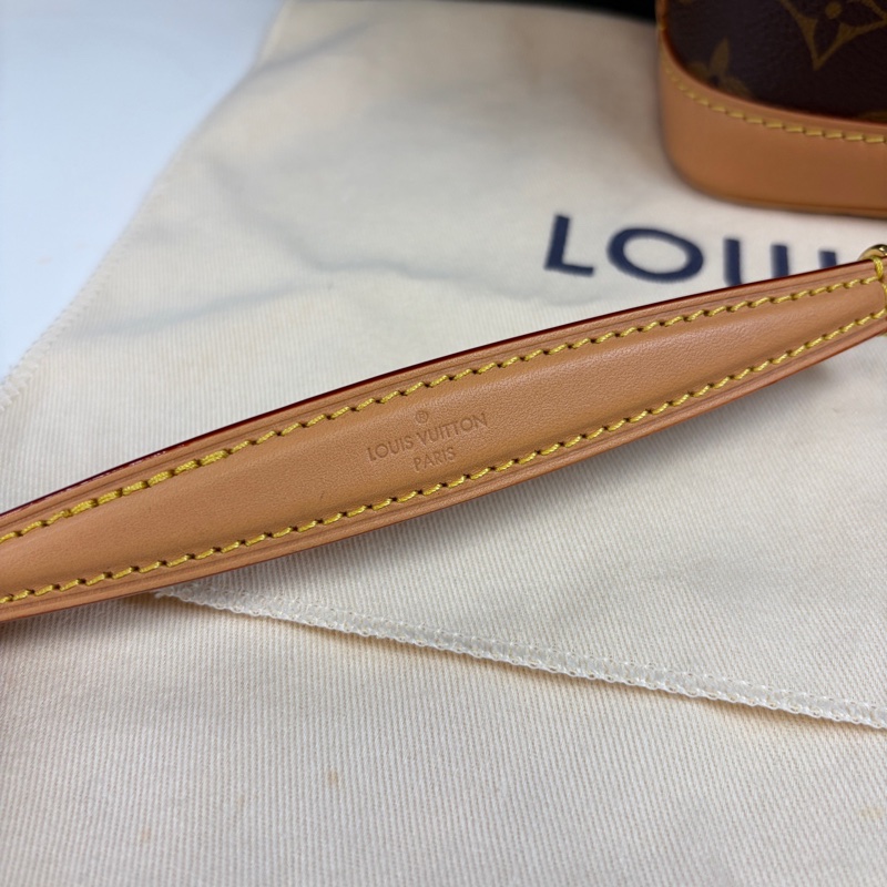 99新LV/路易威登 老花帆布NANO NOE水桶包 芯片款 尺寸:13x15x9 肩帶硬挺,-8