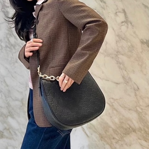 GUCCI黑壓紋牛皮淡金釦兩用彎月包820453