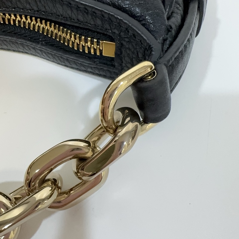 GUCCI黑壓紋牛皮淡金釦兩用彎月包820453-15