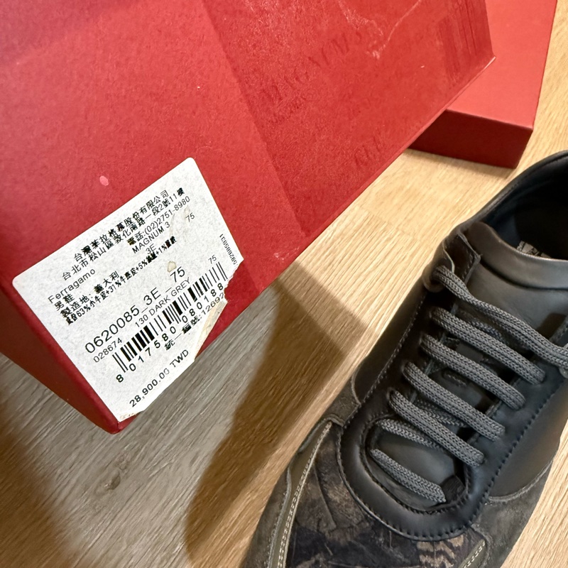 瑞奇二手精品  Salvatore Ferrgamo us8.5全新 球鞋-2