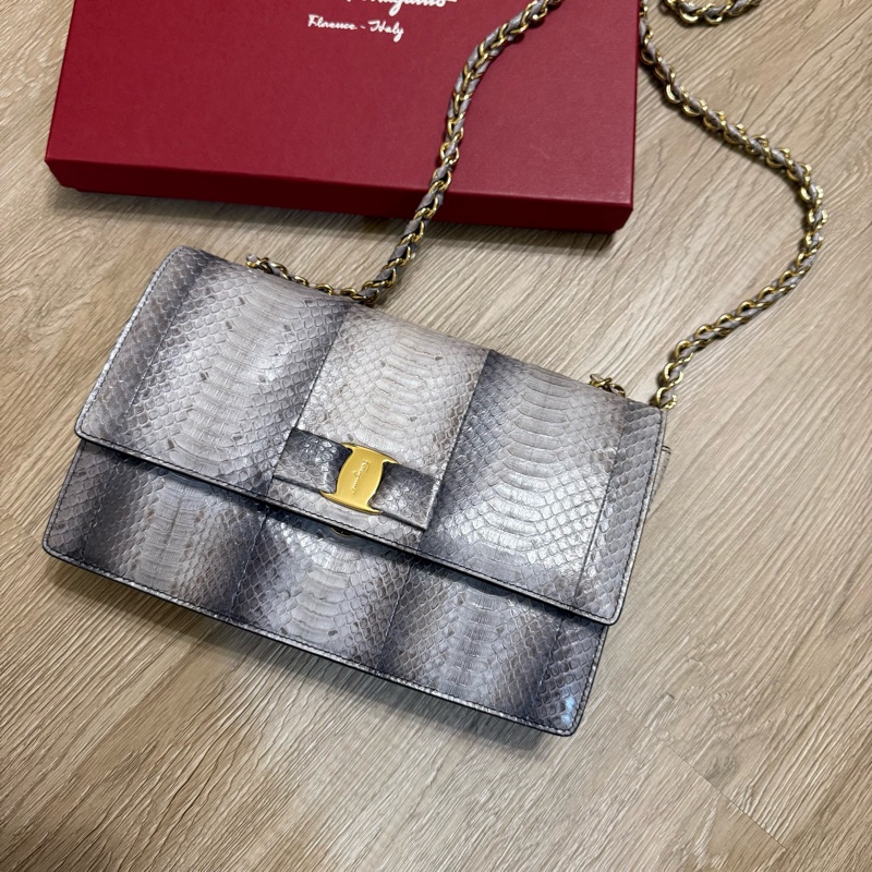 瑞奇二手精品 Ferrgamo 蛇皮鏈包 近新品-1