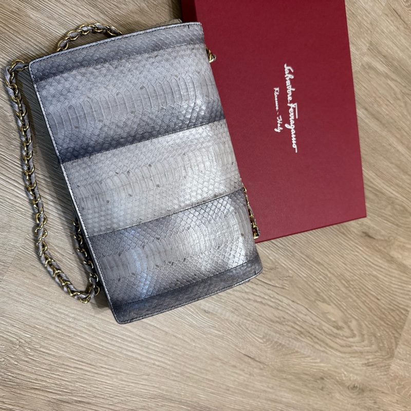瑞奇二手精品 Ferrgamo 蛇皮鏈包 近新品-5